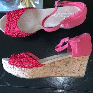 Toms wedge heel shoes
